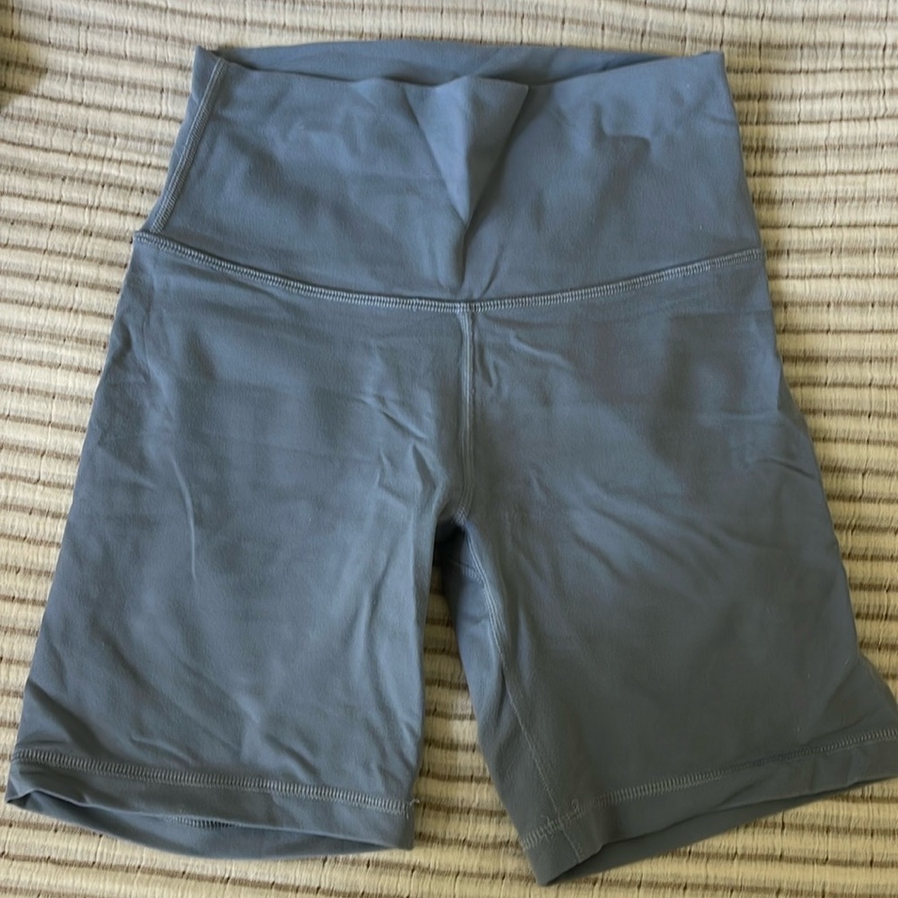 Aritzia TNA bike shorts